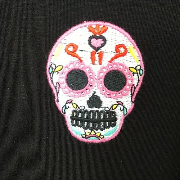 Messy Bun Just Chillin' Sugar Skull Applique Black T-shirt size Small - Picture 2 of 6